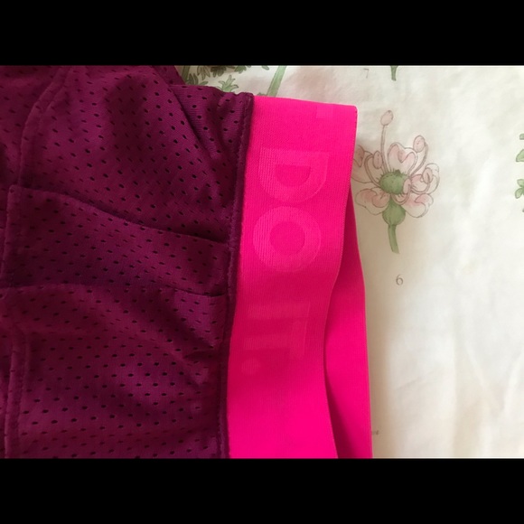 Athletic shorts - Picture 2 of 9